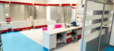 Optyk, Pracownia Optyczna Pan Hilary